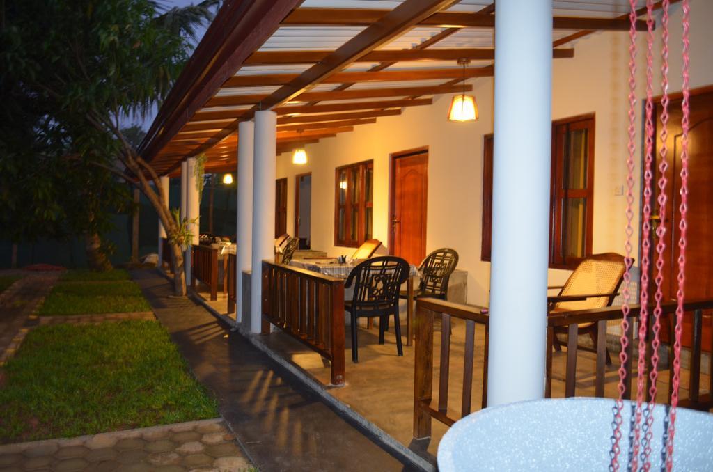 Luvi Lucas River Side Weligama Buitenkant foto